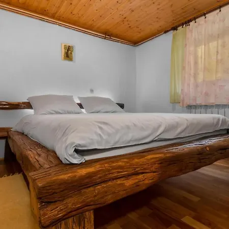 House With A Swimming Pool Breze, - 20493 *