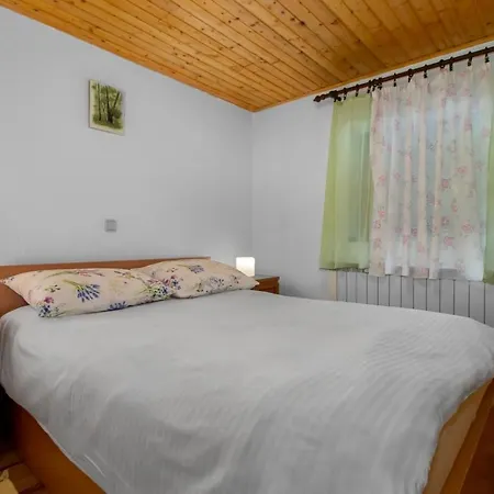 House With A Swimming Pool Breze, - 20493 *